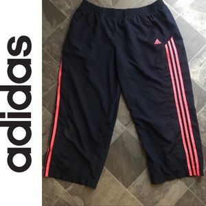 ✨Adidas 3 Stripes Capri Pant✨
